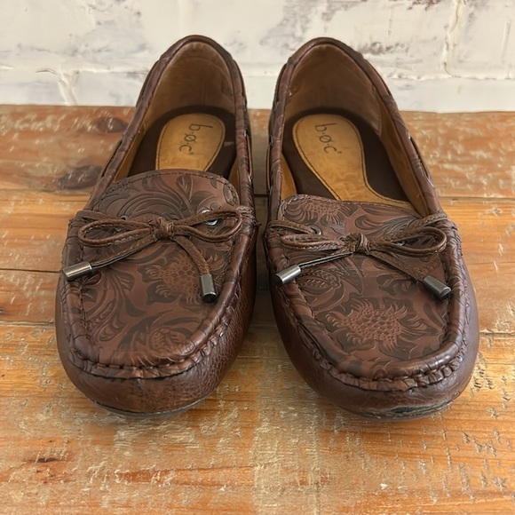 b.o.c Born Women’s Loafers Slip On Brown Textured Floral Cottage Core Size 6.5 - Picture 3 of 10